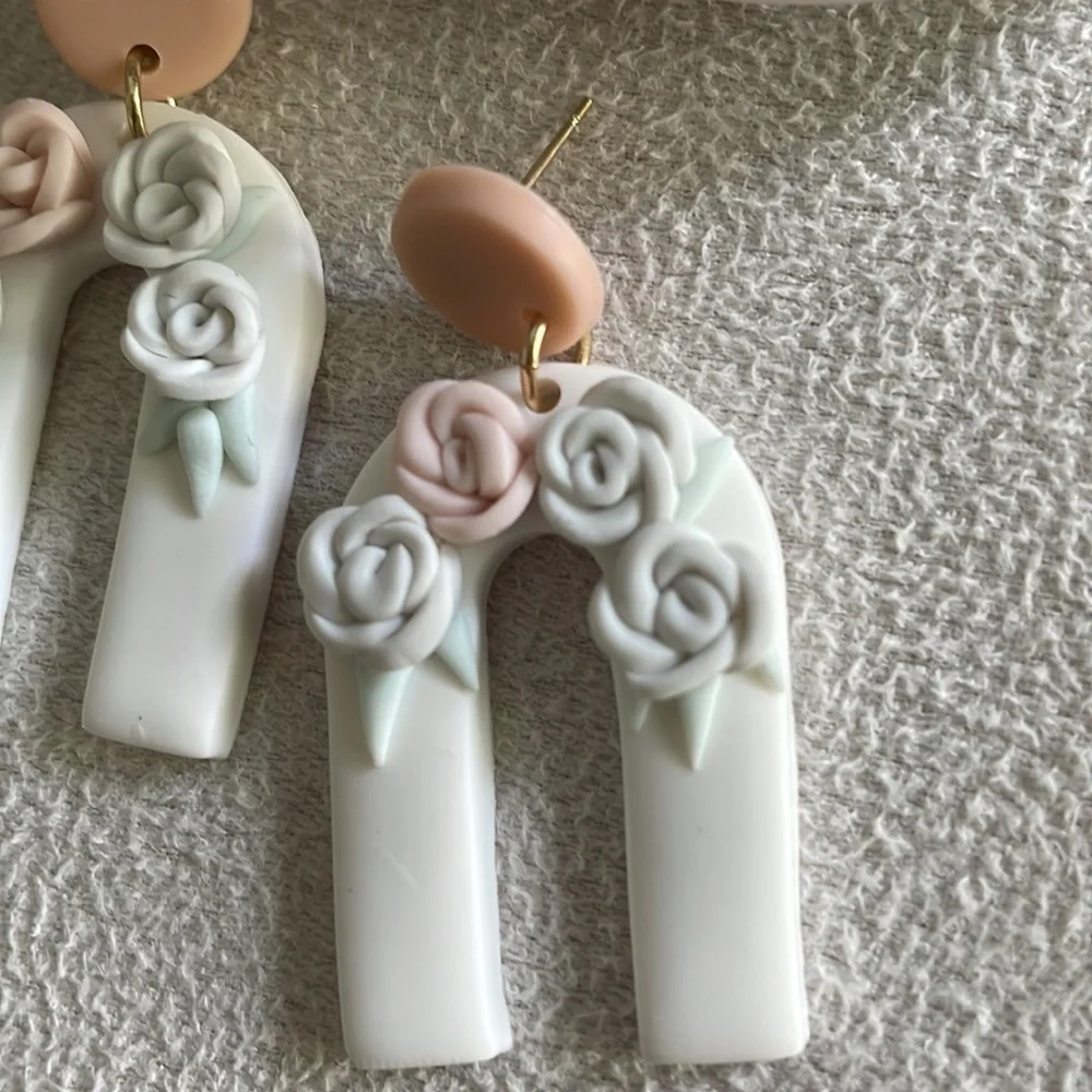 U shape clay floral earrings